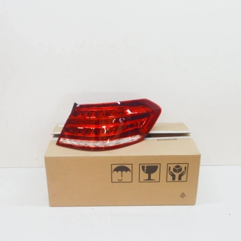 Stop Lambası Dıs Sag Mercedes 212 E Class Bm 2013-2016 (Oem No: A2129068802)