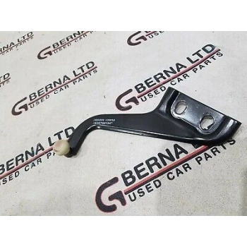 Sürgülü Kapı Üst Makara Mercedes Vıto.109,111,115.Cdı-Vıano.Cdı Om.646,651 04- (Oem No: A6397601347)