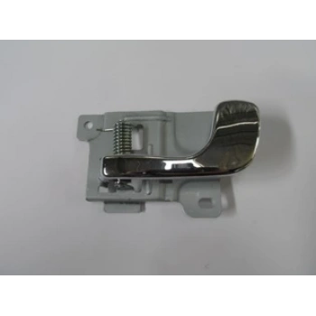 1992-1997 Mitsubishi Pajero Ön Kapı İç Açma Kolu Sol Siyah (Elceği Nikelajlı)  (Adet) (Oem No:Mb669169)