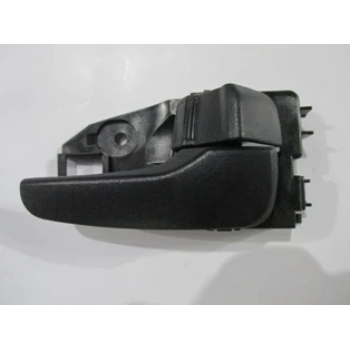 Mıtsubıshı Lancer- 04/08; Ön Kapı İç Açma Kolu Sağ Siyah (Pütürlü Tip) (Hushan) (Oem No: Mr627181)