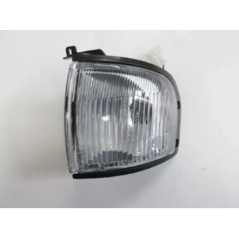 Mazda B2500- Pıck Up- 01/03; Ön Sinyal Sağ Beyaz (Koto) (Oem No: Uh71-51-060)