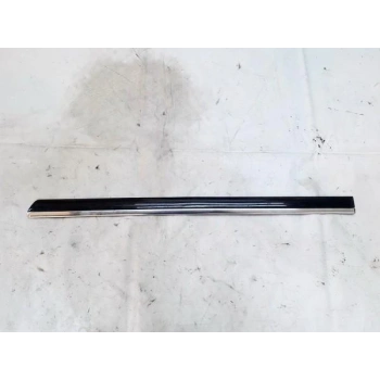 Arka Kapı Bandı Passat Beyaz Nikelajlı Sol 97- None (Oem No: Vw-3B0853753D)