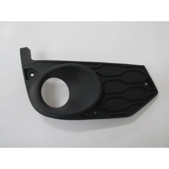 Iveco Daıly- 2014-2019  Sis Lamba Kapağı Sağ Sis Delikli (İtalya) (Oem No:5801529858)