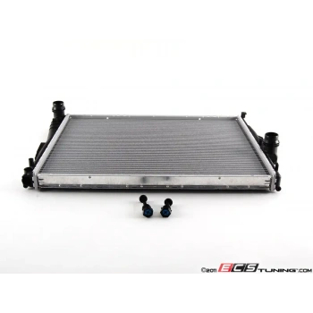 Bmw 3 Serisi--Z4 E85  1999-2005 Su Radyatörü Manuel (Oem No:17119071517)