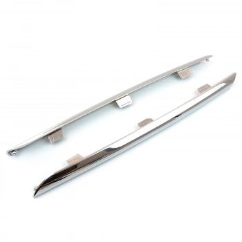 Renault Clio Iv 2012- Ön Panjur Çıtası Sıyah Tk (Oem No:620722847R)