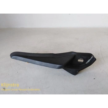 Renault Clio Iv 2012- Ön Cam Lastiği Ön Cam Izgara Bakalatı Sağ (Oem No:668628650R)