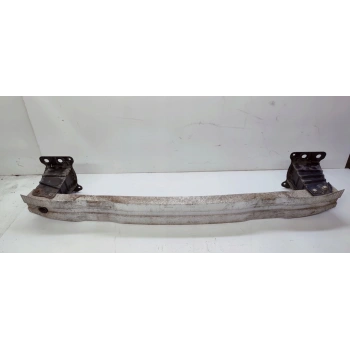 Vw A3  2008 2013 Tampon Demiri Ön  (Oem No:8P0807113F)