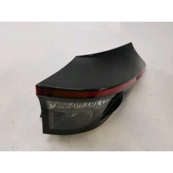 Japon Yaris Cross Benzinli 20 - Stop Lambası Dış Sağ  (Oem No:815500De20)