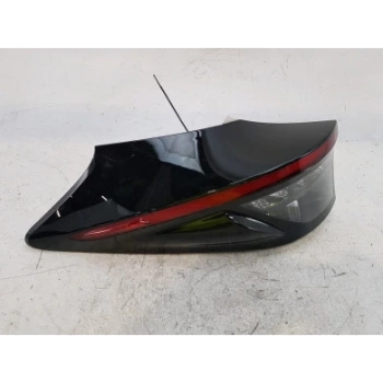 Japon Yaris Cross Benzinli 20 - Stop Lambası Dış Sol  (Oem No:815600De20)