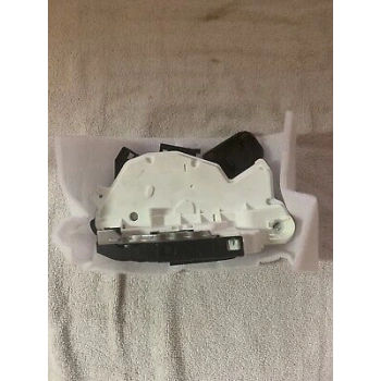 Vw Golf6-Golf7-Jetta-Passat-Leon-Octavia 2010- Kapı Kilidi Ön Sol  (Oem No:5K1837015A)