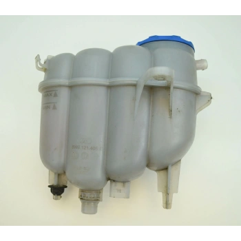 Vw  A4 A5  2015- Radyatör Yedek Su Deposu  (Oem No:8W0121405E)