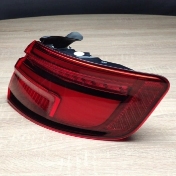 Vw A3 2017-2020 Stop Lambası Dış Sağ  (Oem No:8V4945092)