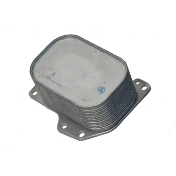 Vw Golf7- A3 Leon-Passat-Tiguan Clha-Clhb-Dcxa-Crlb-Cuvc 1,6 Tdı-2,0 Tdı 2013- Yağ Soğutucusu  (Oem No:03N117021)