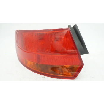 Vw A3 2004-2010 Stop Lambası Dış Sol 4 Kapı (Oem No:8P4945095)