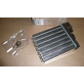 Radyatör Kalorifer Logan 2004-2012 / Logan Mcv 2007-2013 / Sandero  2008 2013 / Duster 2012 Sonrası Mekanik (Oem No:6001547484)