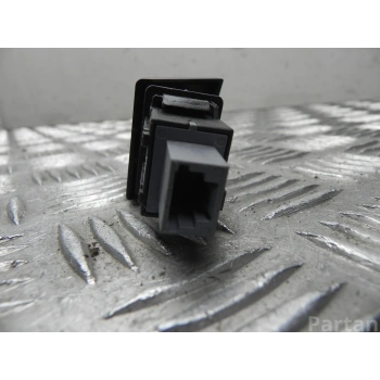 Dörtlü Flaşör Düğmesi Corolla 2013-18 (Oem No:8433202210)