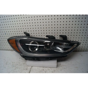 Far Elantra 2016-2018 Elektrikli Ledsiz Sağ (Oem No:92102F2000)