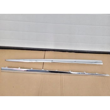 Renault Kadjar- 2015-2022  Ön Kapı Bandı Nikelajı Sağ (Tyg) (Oem No:808D06047R)