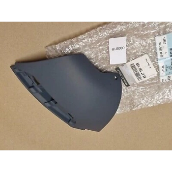 Renault Clio- 4- Hb- 2016-2020  Arka Tampon Ucu Sol Siyah (Reflektör Delikli)(Tw) (Oem No:850778013R)