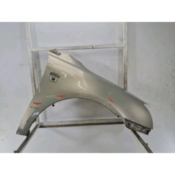 Çamurluk Avensis 2003-2005 Ön Sağ   Delikli (Oem No:5381105020)