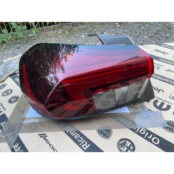 Opel Corsa F 2020- Stop Lambası Dış Sağ  (Oem No:9829317380)