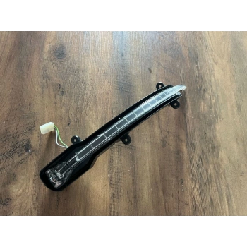 Vw  Q5 Q7  2008  Ayna Sinyali Sağ  (Oem No:4L0949102)