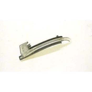 Vw  A3  A4  A6 Q3  2008  Ayna Sinyali Sol  (Oem No:8K0949101A)