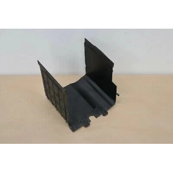 Akü Sehpası Akü Yan Plastiği Sol Vw Golf5-Golf6-Golf7-Jetta-Passat-Caddynan2004- (Oem No: 1K0915335B)