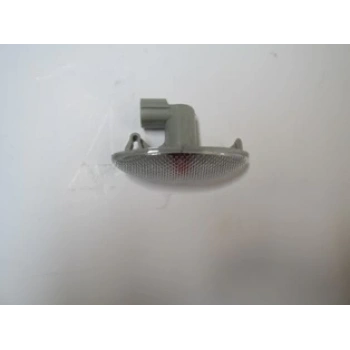 toyota auris- 2007-2010  çamurluk sinyali beyaz sağ/sol aynı (adet) (depo) Oem No (8173002080)