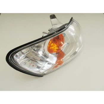 toyota corolla- ae101- 1993-1998  modıfıye ön sinyal sağ (seffaf camlı nikelajlı) (koto) Oem No (815101361009)