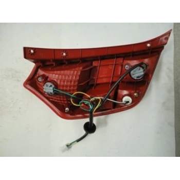 hyundai  i10    2008 2011  stop lambası sağ kırmızı/beyaz (famella) Oem No (924020X010)