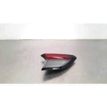 opel corsa- f- 2024-2025  iç stop lambası sağ kırmızı/beyaz/ledlı (tw) Oem No (9830096280)