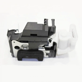 fiat doblo- 2006-2010  ön kapı kilidi sağ Oem No (51843470)