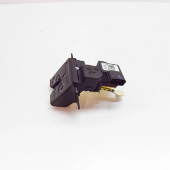 Hyundai Accent Blue 2011 sonrası elektrikli tip bagaj kilidi kapağı Oem No (812301R030)