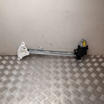 Hyundai i20 2020-2021 sonrası motor cam kaldırma ön sol Oem No (82450Q0000)