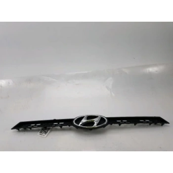 Hyundai i20 2014 Sonrası Ön Tampon Orta Izgarası Oem No (86560C8010)