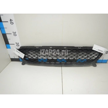 hyundai  i20   2009-2012  ön tampon panjuru Oem No (865611J000)