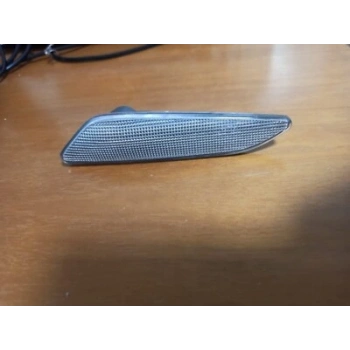 Fiat Egea 2016- Çamurluk Sinyali Beyaz Sedan Hatchback Sağ Oem No (60686516)