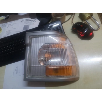 1998-2005 Toyota Hiace Minibüs Ön Sinyal Beyaz Sağ Balonlu (Lucıd) (Çerçevesiz Tip)