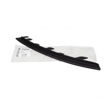 Opel Corsa E Ön Tampon Bandı Sağ 2014- (Oem No:  13442432)