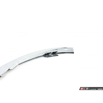 Bmw 7 Serisi Ön Tampon Bandı Nikelaj Sağ 2012- (Oem No:  51117295271)