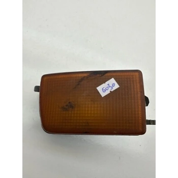 Volkswagen Golf Iıı Öntampon Sinyali Beyaz Sağ 1991-1997 (Oem No:  1H0953156)