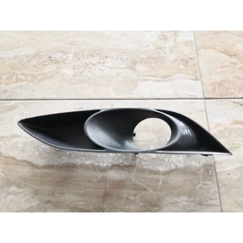 Toyota Auris Sis Lambası Kapapağı Delikli Sağ 2007 2009-  (Oem No:  8148102050)