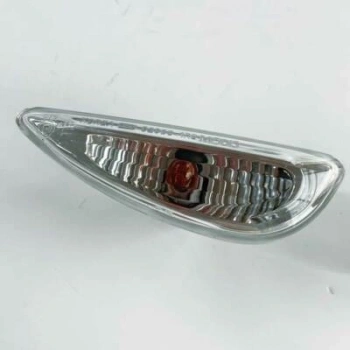 Hyundai Accent Çamurluk Sinyali  Sol 2011--2018 (Oem No:  923031R000)