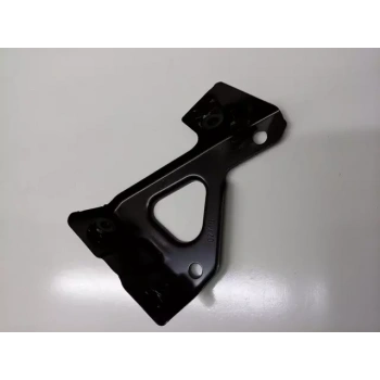 Volkswagen Tiguan Ön Çamurluk Braketi Sağ 2007  (Oem No:  5N0821136)