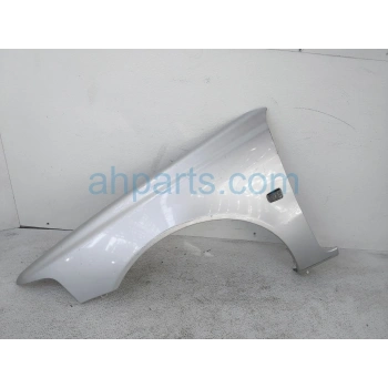 Volvo S40 V40 Ön Çamurluk Delikli Sol 2001  (Oem No:  30883925)