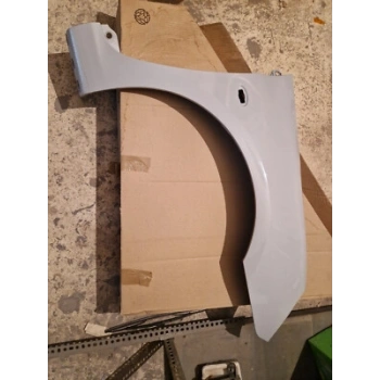 Peugeot 307 Ön Çamurluk Sağ 2001-2005 (Oem No:  7841N7)