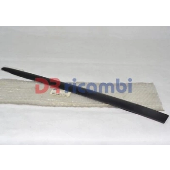 Opel Corsa Arka Kapı Bandı 5 Kapı Sağ 1992- (Oem No:  24411236)