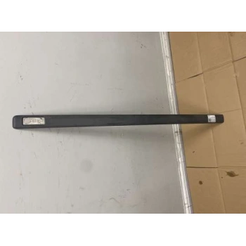 Opel Astra Ön Kapı Bandı Logo Yuvalı Sağ 1998- (Oem No:  90544215)