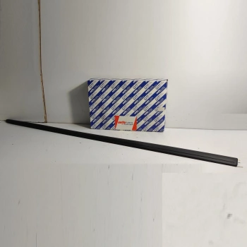 Fiat Grande Punto Ön Kapı Bandı  Sağ 2006- (Oem No:  735410815)